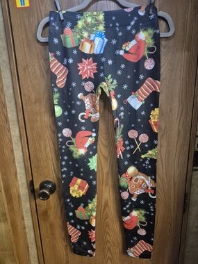 No Boundraies Womens Black Christmas Print Leggings - Holiday Pattern.  Box 45